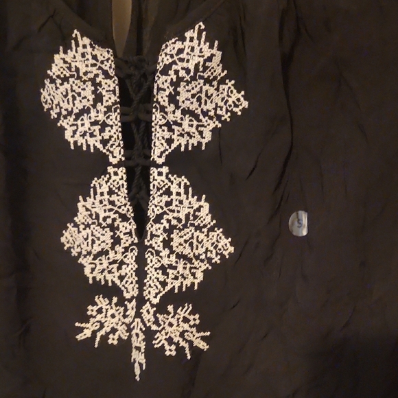 American Eagle Outfitters Black Embroidered Women's Blouse Sz Small Nwt - Picture 4 of 7